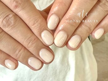 アテ(ate)/大人シンプル★アイボリーネイル