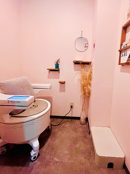 アンフェム(Anfem)の写真/【座るだけダイエット!中々痩せないぽっこりお腹にはよもぎ蒸しで代謝UP◎最新マシンで筋トレ＆脂肪燃焼!】