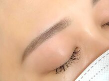 リロ(Liro)/流行りの平行眉に