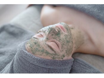 ニコル 国府宮店(NICOL)の写真/頑固な毛穴悩みにサヨナラ！10回のエステより１回のハーブ！ハーブピーリングでつるんと輝く肌へ♪