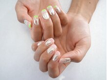 ザネイルズ(The Nails)/ネオン×ミラー×シアー