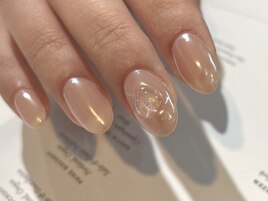 ホワイトミラーネイル .
