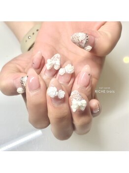 リッシュ トロワ(RICHE trois)/上品ワンホンネイル♪