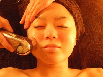 ミライ(美蕾)/毛穴の黒ずみ・ざらつきを改善！