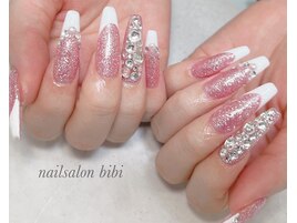 キラキラフレンチネイル