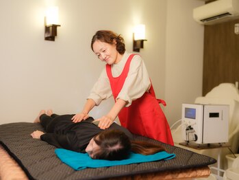 ヨサパーク ティオール(YOSA PARK THIAUL)/深層リンパマッサージ/矯正