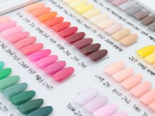 お好みのお色味を調合する事も可能☆