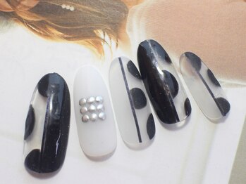 ネイルサロン ティディ(TIDY)/クリアマットのドットネイル