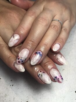 ヘアーアンドネイル ルシア(Hair&Nail Lucia)/卒業入学の季節にお花ネイル!