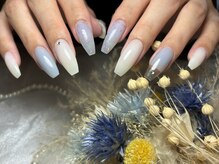 サロンドフォーエイチ(salon de 4H)/クリアフレンチのブルーネイル♪