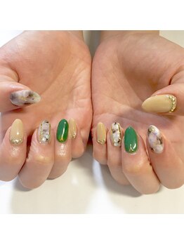 テラックス/白べっ甲ネイル