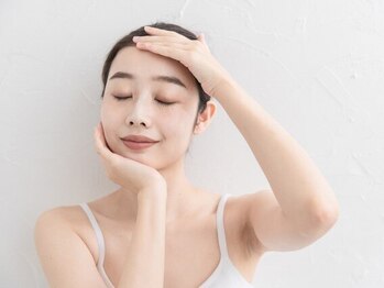 美人バスト 本厚木店の写真/【最新韓国美容で大人気】速攻実感！韓国式小顔コルギ×骨格矯正◆初回半額以下のお得なキャンペーン中♪