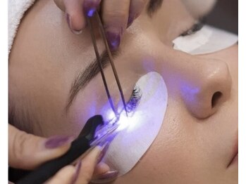 ミル 梅田中崎町(mille)の写真/【話題のLEDマツエク導入店】モチ抜群!オイルクレンジングok!持ち良いマツエク、パリエク叶います!