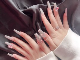 ライトグレー×蝶々ネイル