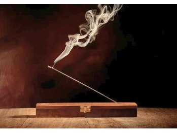 リラオリエンタル/五感を整える、お香の香り。