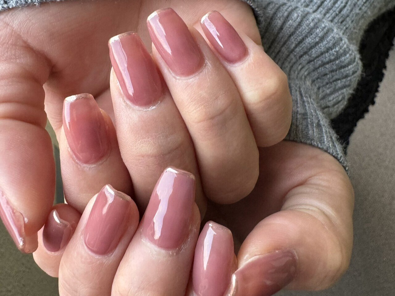 2025年-2026年冬トレンド】ミラーフレンチのネイルデザイン集｜人気順