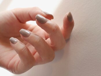 ディー ネイル アイラッシュ ギフ(DEE nail×eyelash gifu)の写真/【ソフトオフケア込◆《学割U24》ワンカラーorラメグラ¥3850】こだわりのシンプル可愛いが叶う実力サロン！