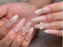 アール(R)/フレンチワンホンネイル