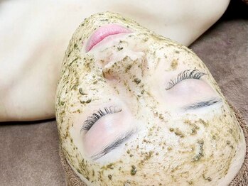 アンド 四條畷店(AND)の写真/SNSでも大人気のハーブピーリング7800円～で毛穴の汚れを撃退!ニキビケアにも◎施術後は卵のような美肌に♪