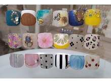 ハンドネイルが出来ないお客様にはフットネイルがオススメです☆