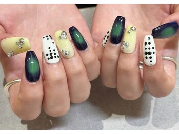 ネイルアンドアイラッシュスタジオ シュシュ(chouchou)/個性派ネイル・マグネットが人気