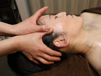 シェノンミュリール(Chainon Murir)/施術