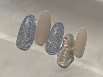 ターラ(Tara)/オーロラビジューネイル