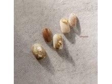 シルニー リム(Silny rim)/アシンメトリーニュアンスネイル