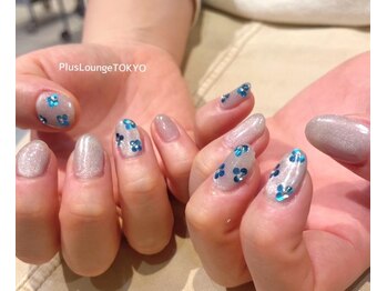 プルースラウンジ トウキョウ(Plus Lounge TOKYO)/マグネット×ホロお花ネイル♪