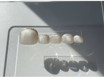 ネイルサロン アンフィニの写真/検定取得ネイリストが足元を華やかに♪仕事でハンドネイルできない方も！豊富なデザイン&色から選べます◎