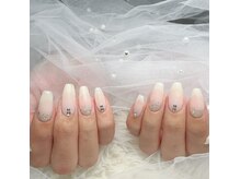 Nail salon R 【大人ネイル/よもぎ蒸し】の雰囲気（乳白色にキラキラの輝きを添えて清楚感たっぷりのネイルです♪）