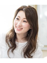 豊田　真子(オーナーネイリスト)