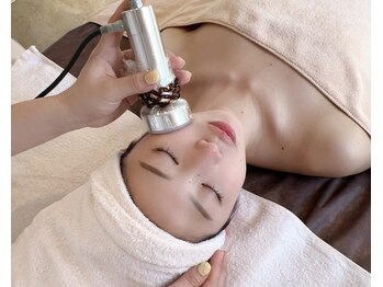 エイシスグロウ(asis glow.)の写真/《高リピート率》結果重視のあなたに◎【脂肪燃焼液5ml導入×サーマクール×小顔マッサージ¥14,600】