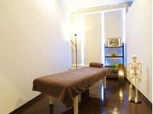 骨盤メディカル整骨院 札幌市東区元町院/【ベッドルーム】