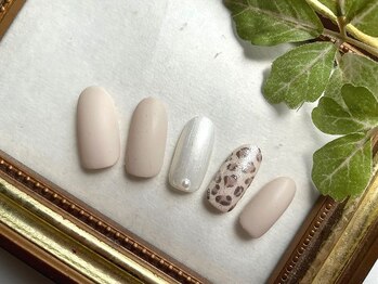 ユウコネイルズアンドエステティック ラ デェス(Yuko Nails & Esthetic La Deesse)/シルバーコース(定額制)¥6500