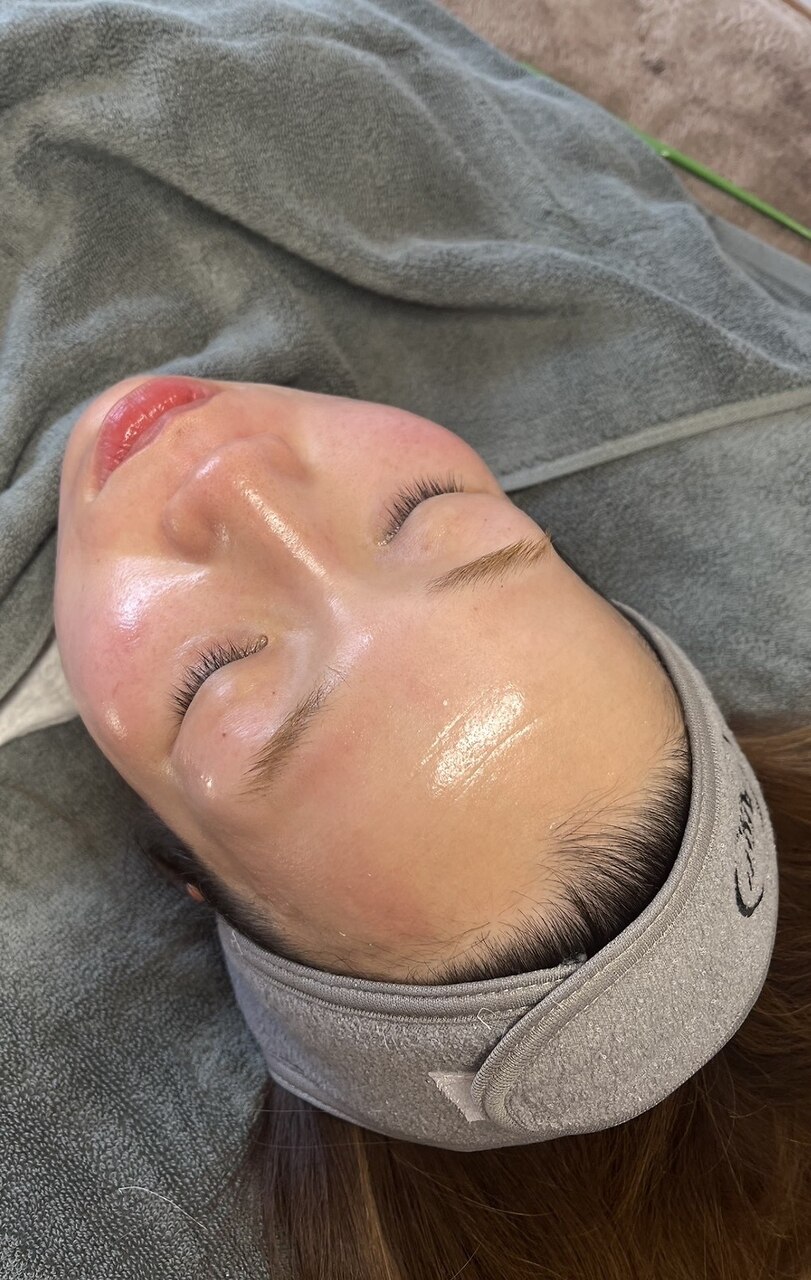 一度で艶肌￥3000美肌フェイシャルワックス！韓国最先端美容成分のパック付き