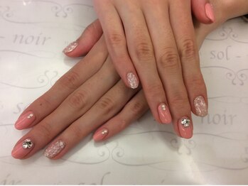 ソルノワ(sol-noir)/