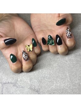 アニマル柄ネイル