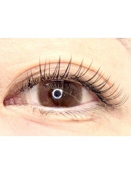 ナチュラル上品な目元にしたい