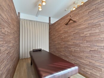 フィール整体院【肩こり/腰痛/骨盤矯正】/完全個室でマンツーマン施術