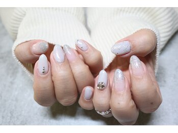 ディーエムジーネイル(DMG nail)/雪の結晶グラデネイル