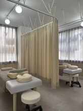 アロエ鍼灸整体院 南森町院/院内風景（鍼灸スペース）