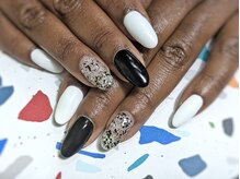 ネイルヤサン(nail ya sun)/白黒ネイル