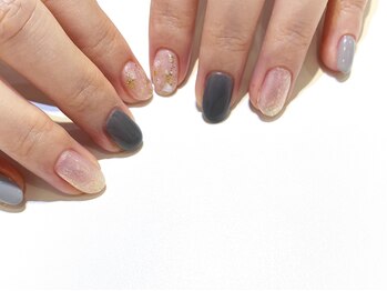 ネイルズ ララ(nails Lala)/くすみグレー