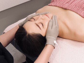 シンメトリー 福岡天神国体道路店/