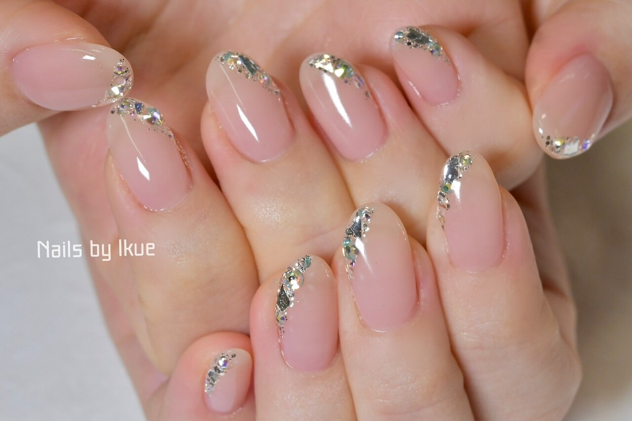 ネイルチップ ワンホン フレンチ クリアストーン 2025年秋トレンド