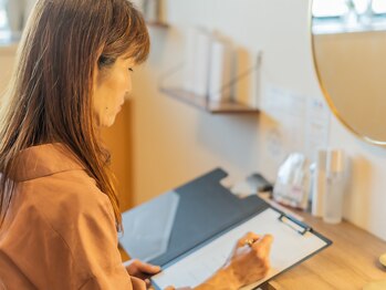 ラ ドウ 名古屋黒川店(la.dow)/カウンセリングシートを記入