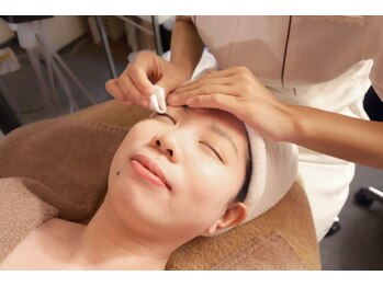 メナードフェイシャルサロン 高円寺南代行店/01_ポイントメイク落とし