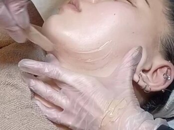 ルテラ(Lutella)の写真/【話題の顔脱毛★】ワックス顔脱毛で毛穴汚れ/角質を取り除きクリアで透明感のあるお肌を手に入れる！