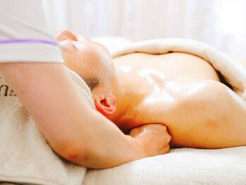 ラクフク(RAKUFUKU)の写真/《お疲れの身体に究極のリラックスを♪》世界中の“心地よさと効果”を厳選した新感覚ハイブリッド施術＊